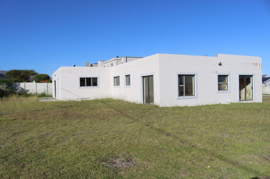 3 Bedroom Property for Sale in Heuningkloof Western Cape